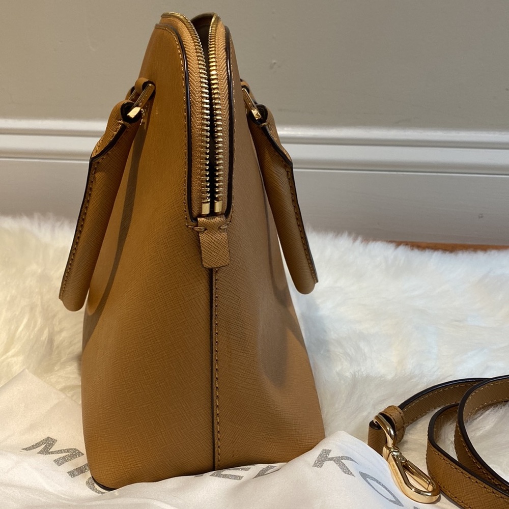 Michael Kors Crossbody - Picture 10 of 16